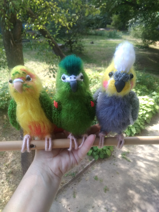 Crochet Parrot Bird Toy: Plush Parrots of different colors