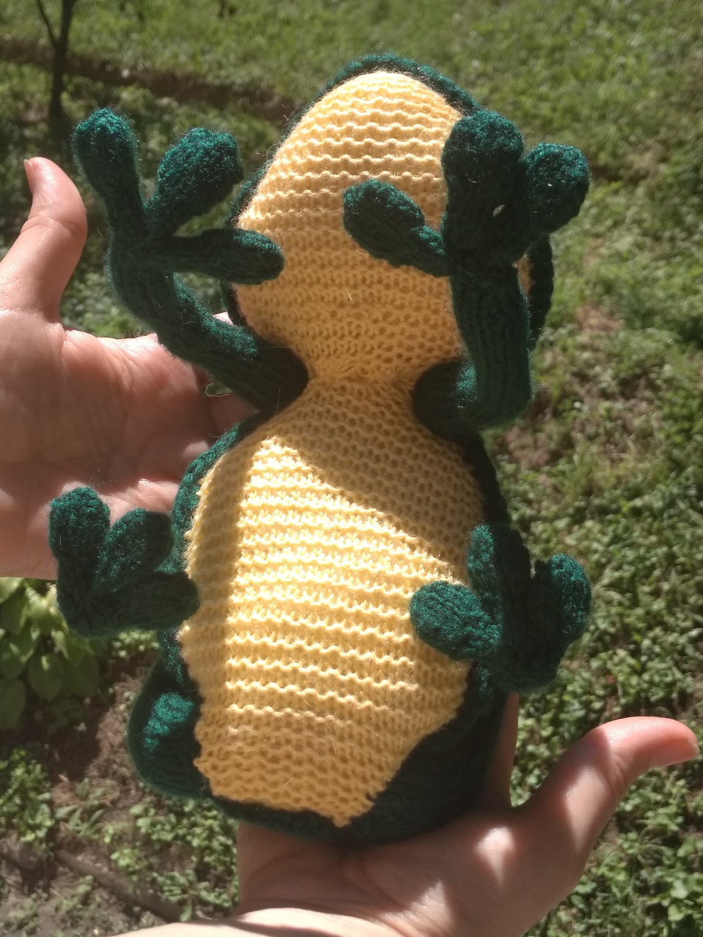 Green Lady Frog Plushie: Funny Swamp Frog Figurine