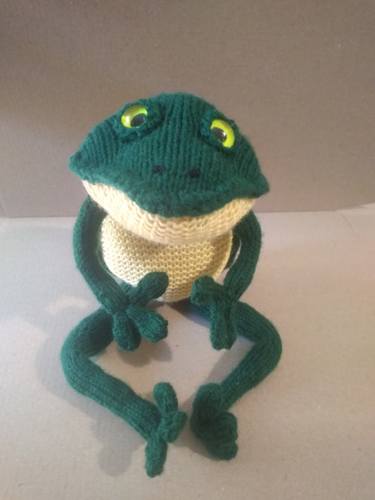 Green Lady Frog Plushie: Funny Swamp Frog Figurine