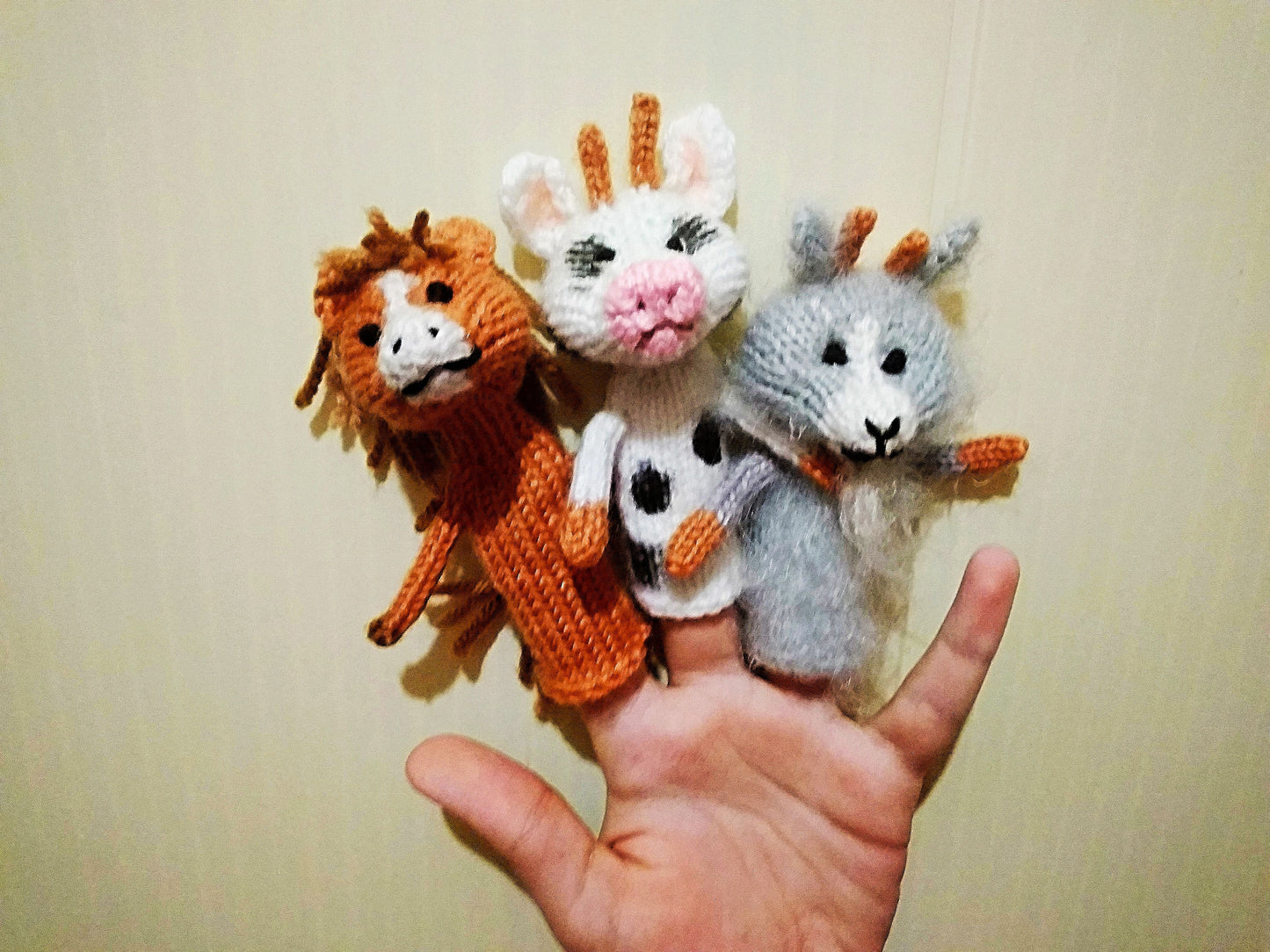 Set of Farm Animals Finger Puppets: Educational Plush Puppets