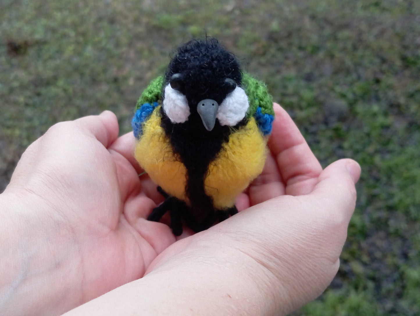 Knitted Tit Bird Toy, Stuffed Blue Knitted Tit, Bird Lovers Gift, Tit Amigutumi Toy, Realistic Decorative Tit