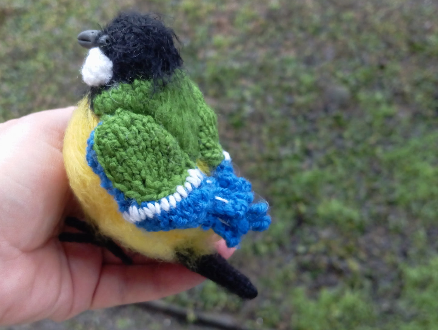 Knitted Tit Bird Toy, Stuffed Blue Knitted Tit, Bird Lovers Gift, Tit Amigutumi Toy, Realistic Decorative Tit