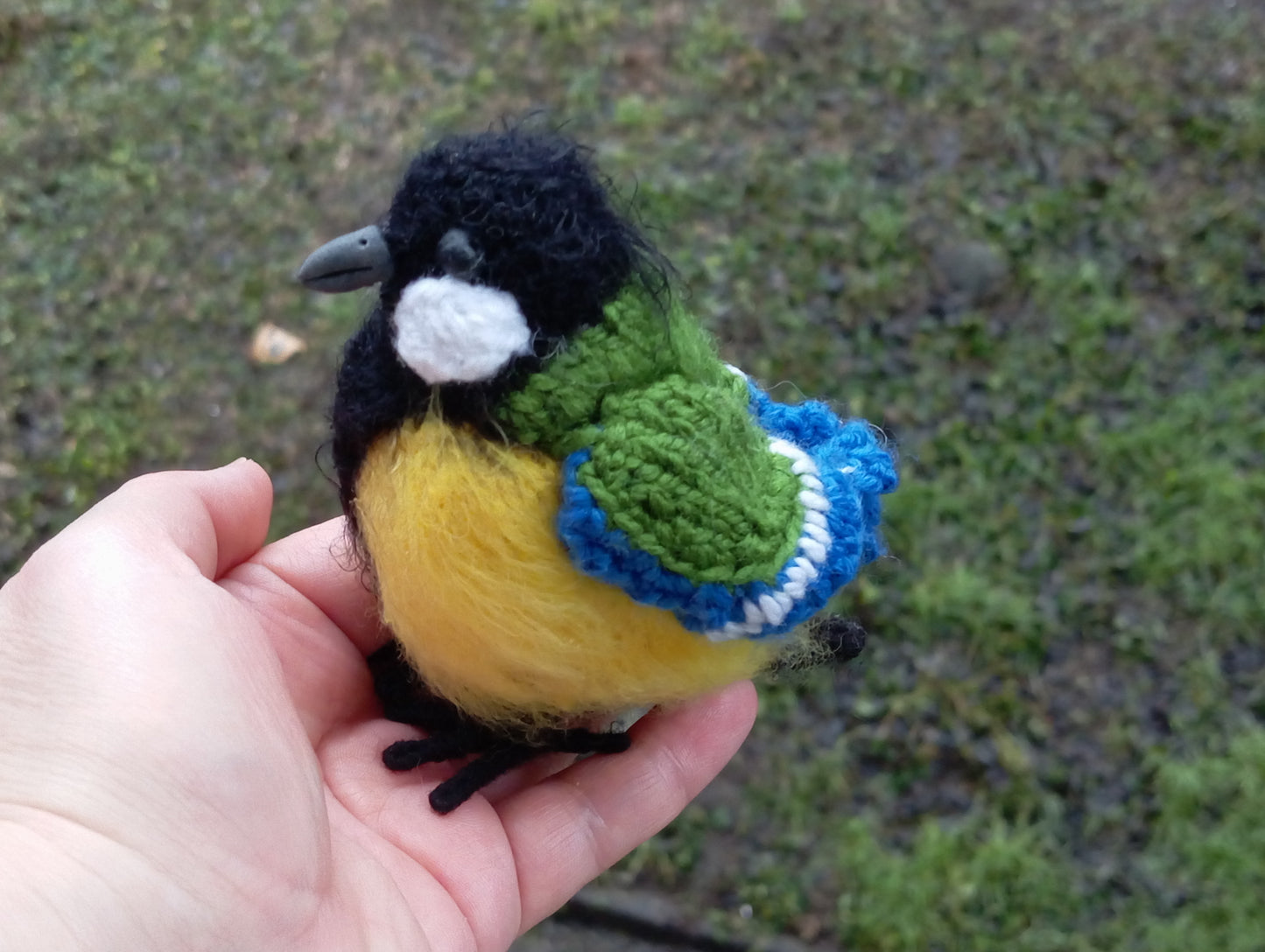 Knitted Tit Bird Toy, Stuffed Blue Knitted Tit, Bird Lovers Gift, Tit Amigutumi Toy, Realistic Decorative Tit