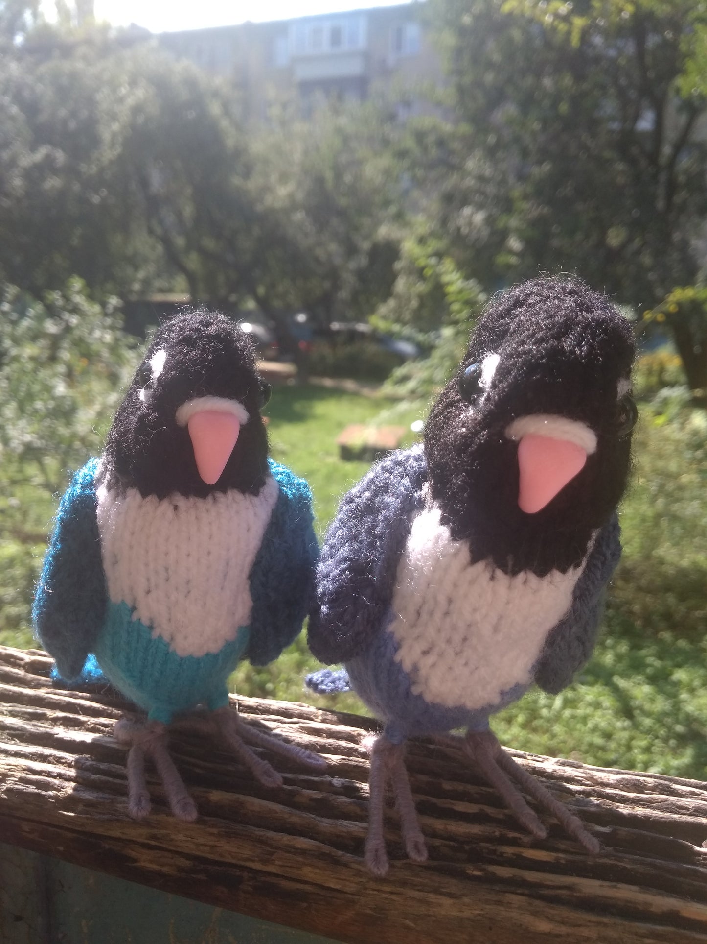 Lovebirds parrots knitted figurines