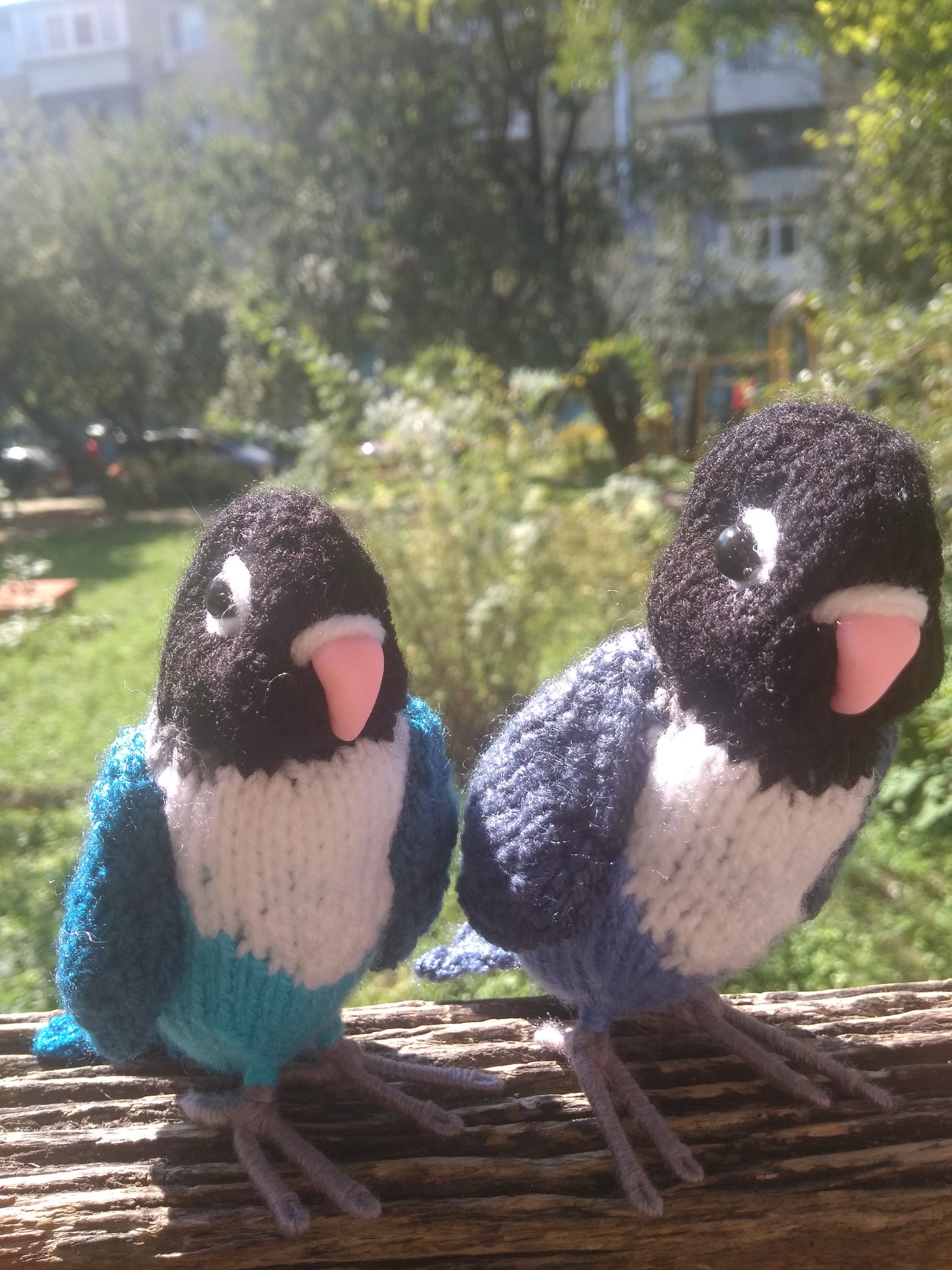 Lovebirds parrots knitted figurines