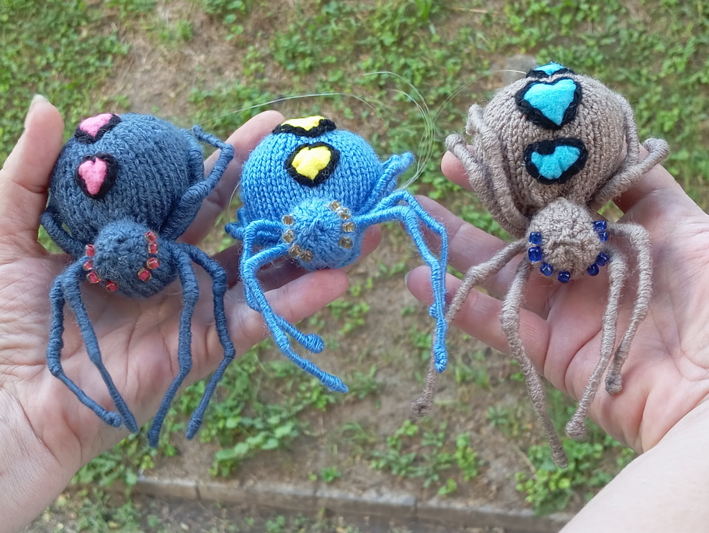 Spooky knitted spider decor