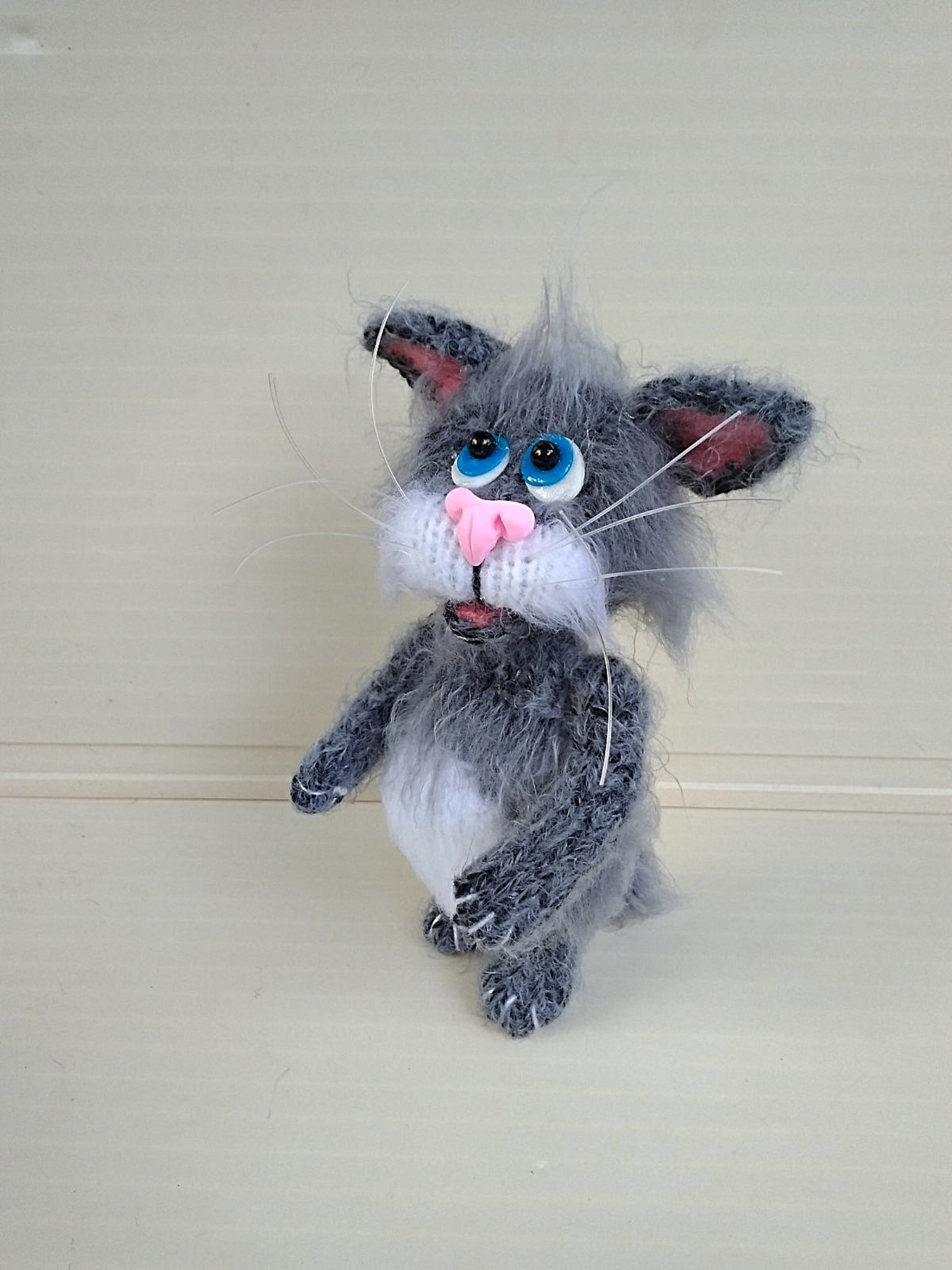 Knitted popular soft stuffed cat toy